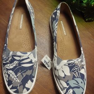 New w/tags size 8 wide Aerosoles shoes